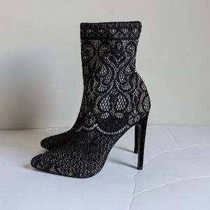 Steve Madden  Black Cream Lace Heel Boots